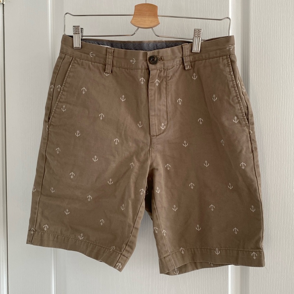 Men’s slim brown cargo shorts